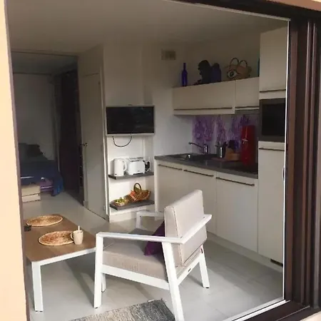 Moderne Avec Vue A Apartmán