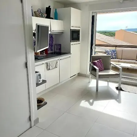Moderne Avec Vue A Apartmán *
